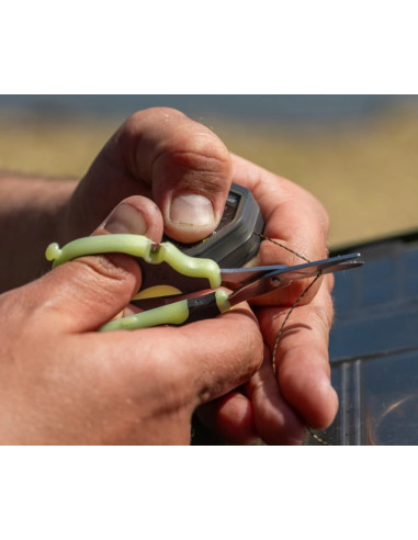 Ridgemonkey nite glo strip n snip scissors