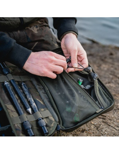 Nash subterfuge buzz bar pouch medium 32cm