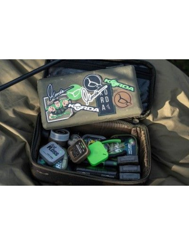 Korda compact 140 tackle pouch dark kamo