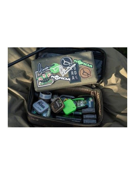 Korda compact 140 tackle pouch dark kamo