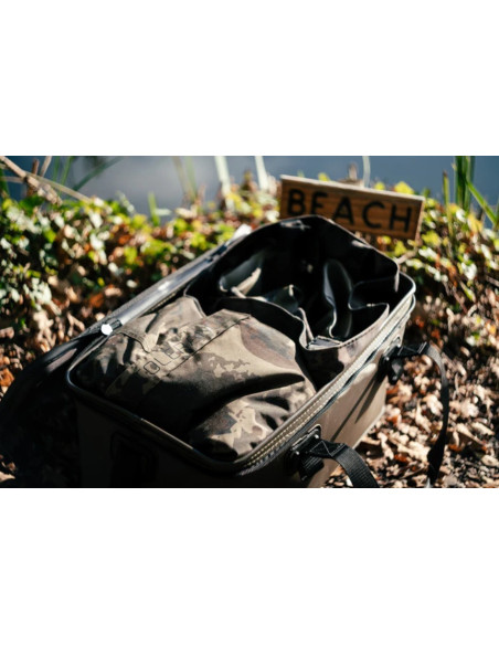 Nash subterfuge waterbox carryall large 47L