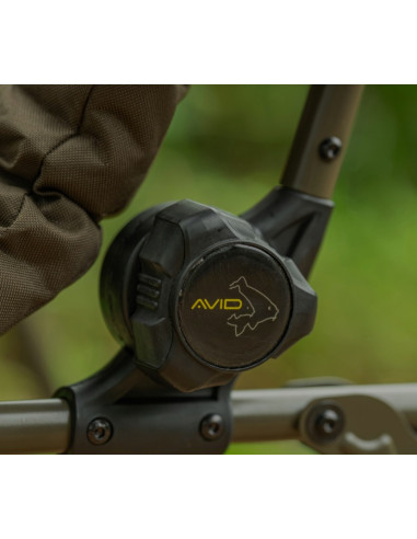 Avid carp benchmark leveltech hi-back recliner chair