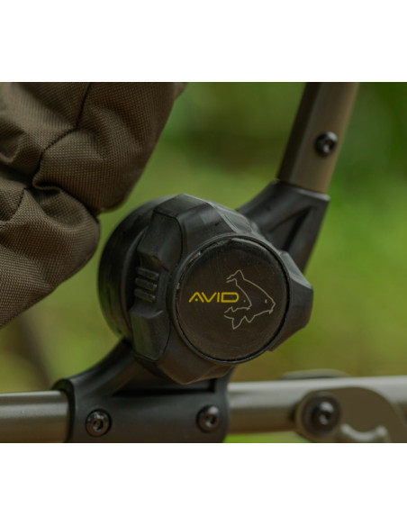 Avid carp benchmark leveltech hi-back recliner chair