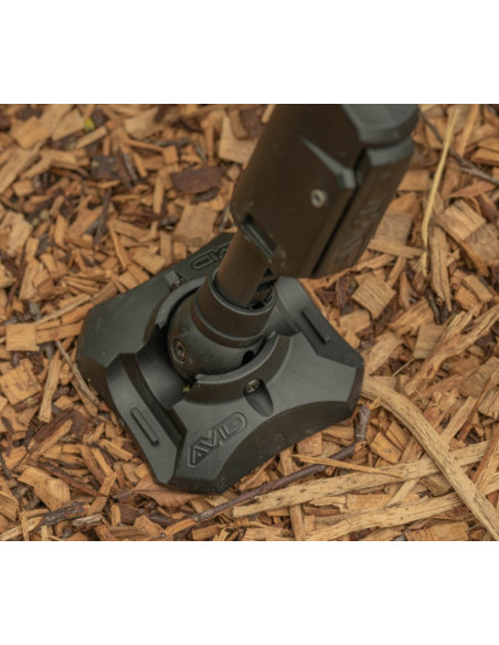 Avid carp benchmark leveltech hi-back recliner chair